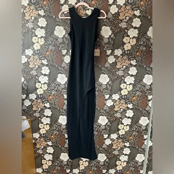 NWT Superdown Sherry Slit Maxi in Black size small - Picture 5 of 8